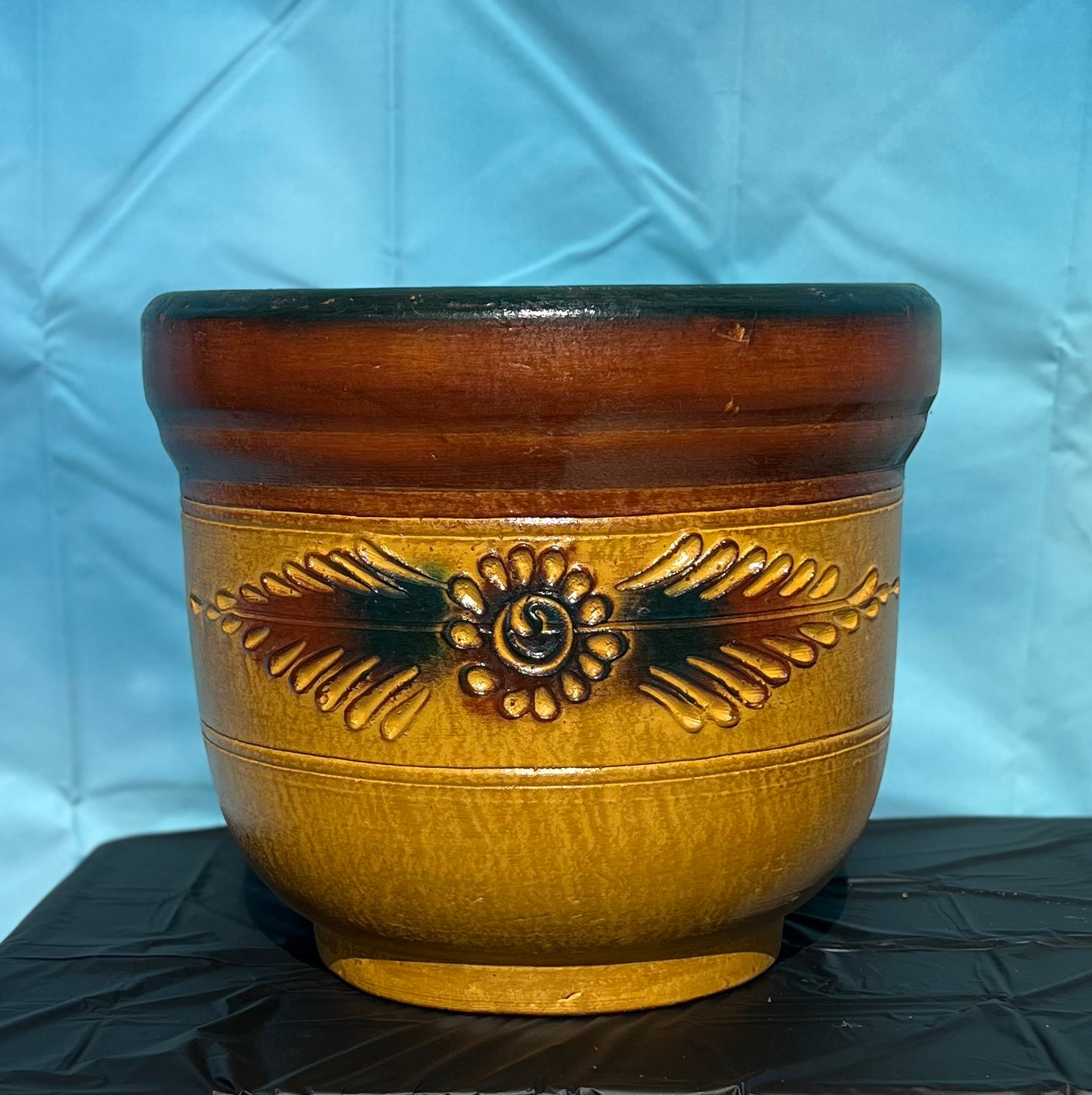Campana Clay Planter