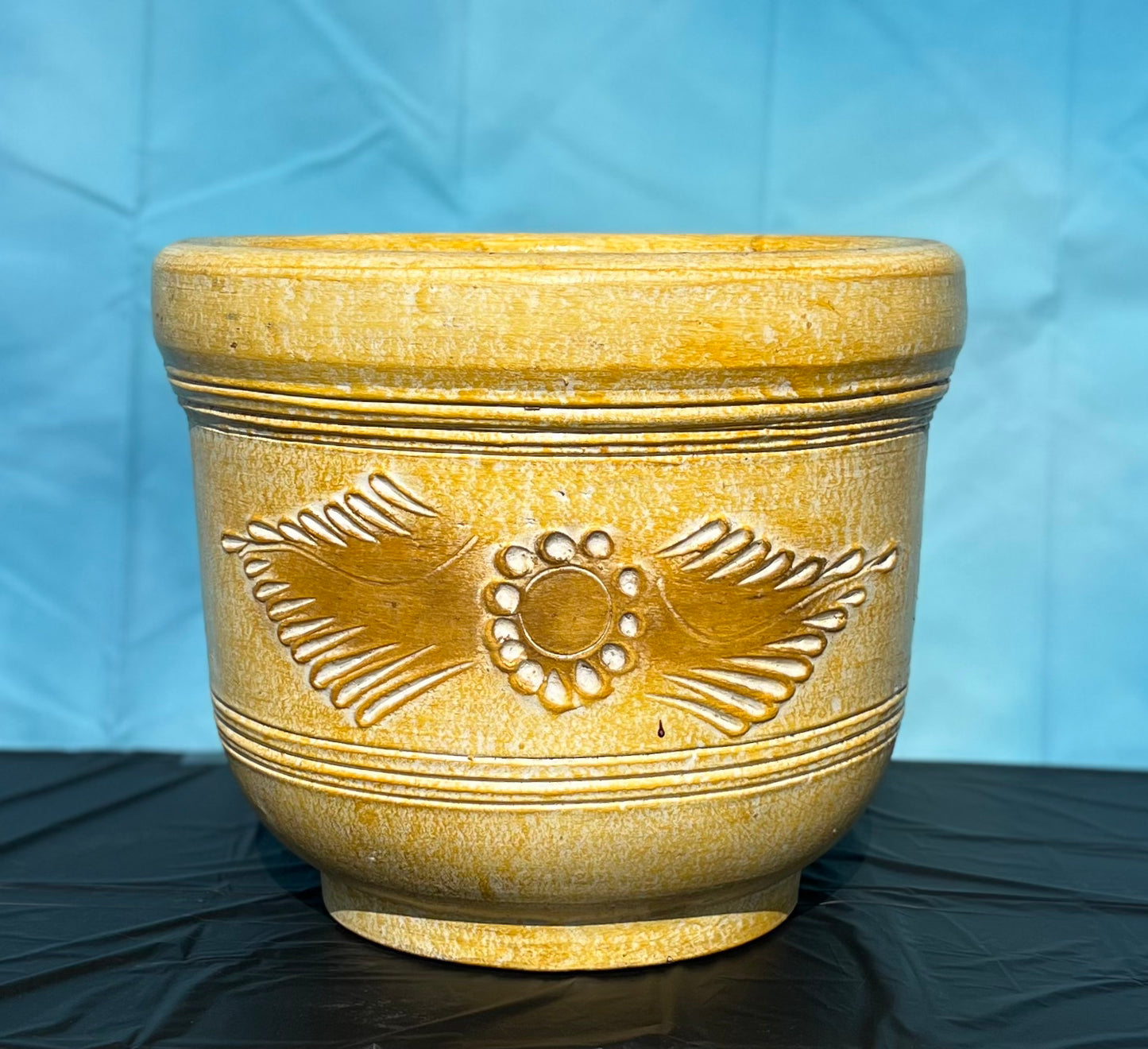 Campana Clay Planter
